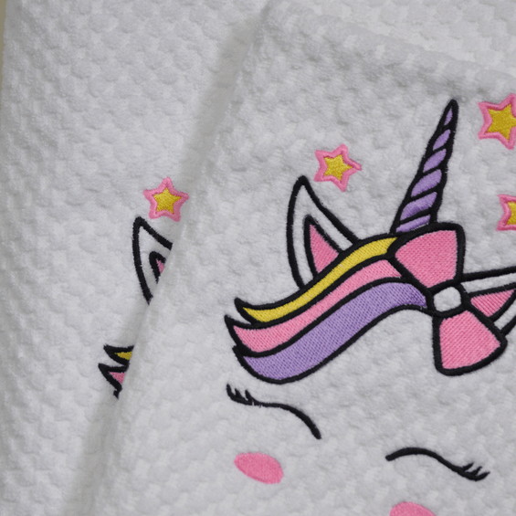 Detalhe-toalha-de-banho-unicornio